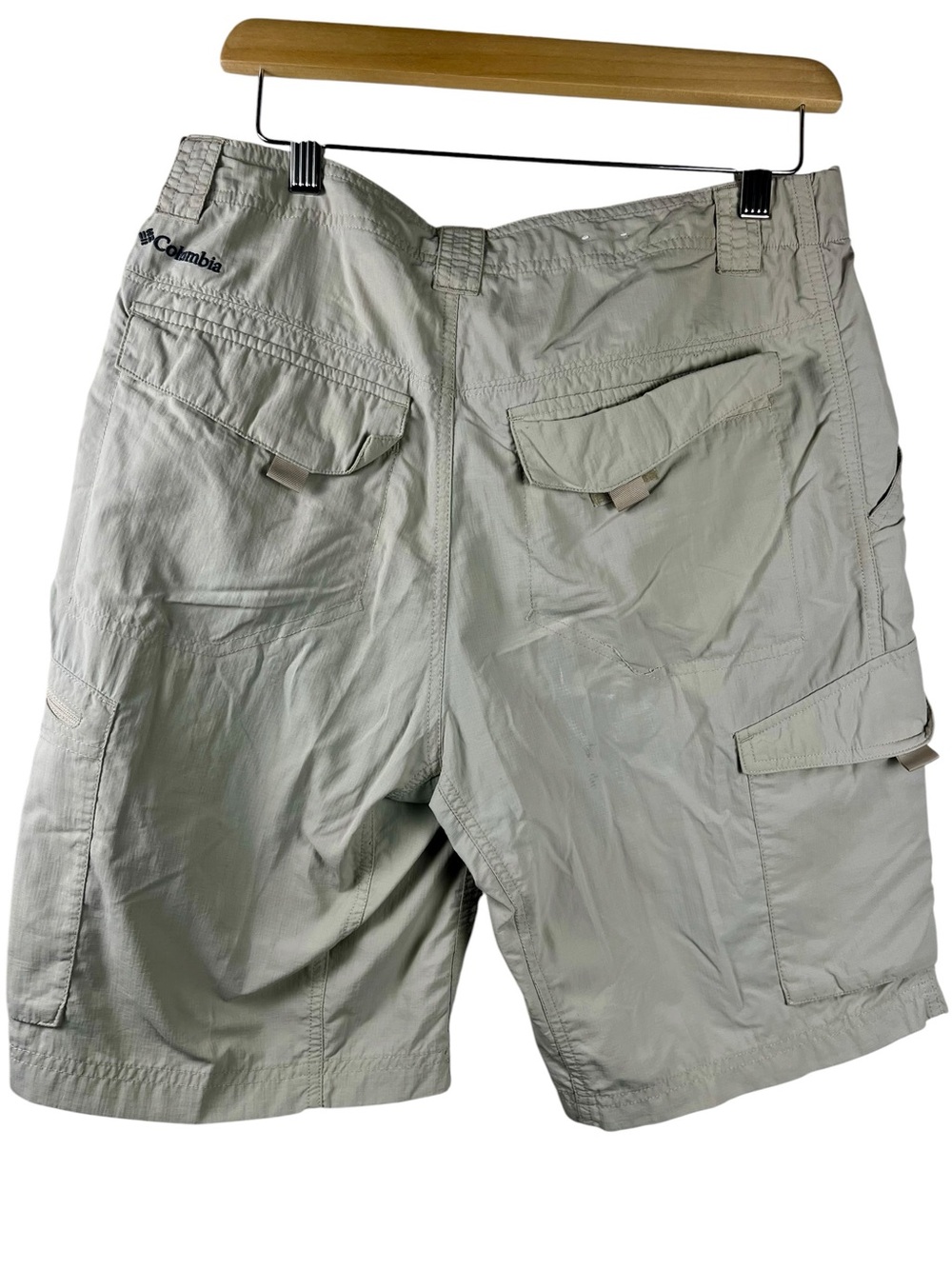 RColumbia Omni- ShadeMen's Cargo Shorts in Light Khaki - size 30 - Picture 4 of 8